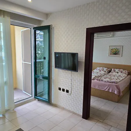 3 Bedroom In Sunny Miramar Palaz Lägenhet *