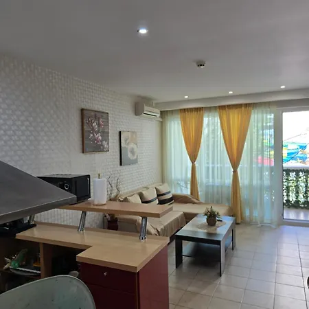 Lägenhet 3 Bedroom In Sunny Miramar Palaz Slăntjev Brjag