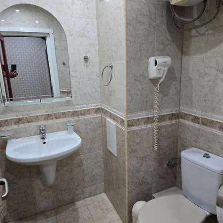 Lägenhet 3 Bedroom In Sunny Miramar Palaz