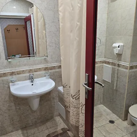 3 Bedroom In Sunny Miramar Palaz Lägenhet Slăntjev Brjag