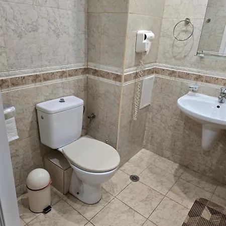 3 Bedroom In Sunny Miramar Palaz