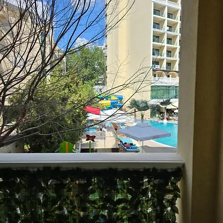 Lägenhet 3 Bedroom In Sunny Miramar Palaz